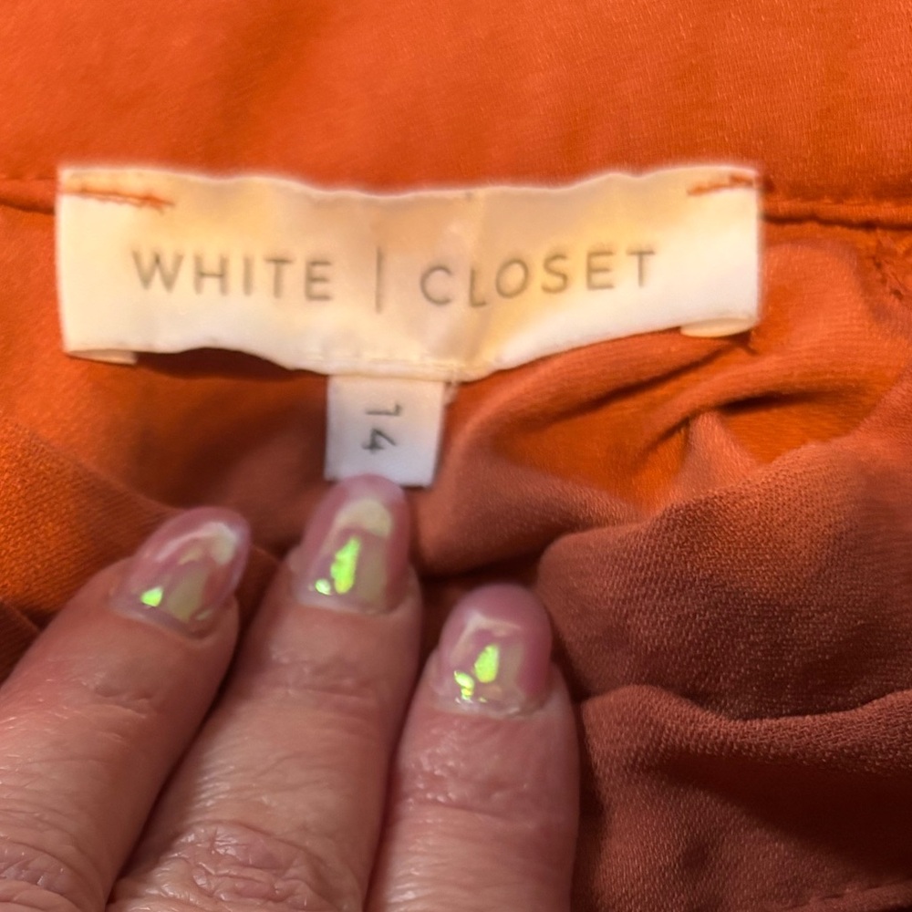 White Closet Rust Blouse size medium - Picture 12 of 15